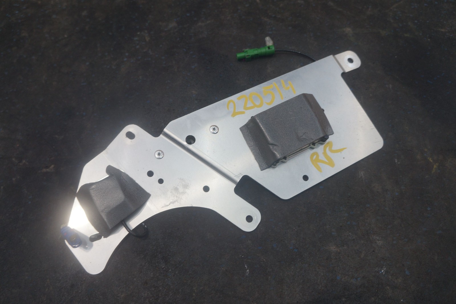 Rear Radio GPS Antenna Module Aston Martin Vantage AM6 2019