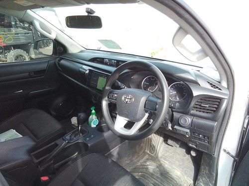 TOYOTA HILUX 2015-2025 STEERING WHEEL VINYL SRS A/BAG NOT INCLUDED - Picture 10 of 12