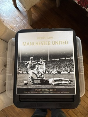 Seltenes Denis Law Man United 1963 FA Cup Finale Shirt DVD signiert Fotobox Set