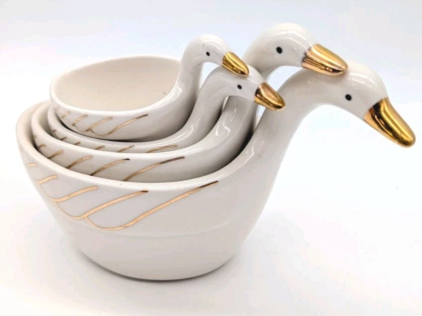 Anthropologie Gaggle Measuring Cups Geese Gold Beaks & Wings Stacking 4 Piece
Opens in a new window