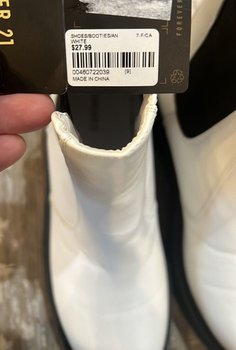 NWT FOREVER 21 Faux White black Leather Pull on platform boots Shoes US 9 EUR 40 - Picture 5 of 7