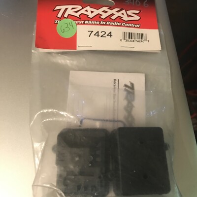 Traxxas 7424 RECIVER BOX SEALED KIT Slash4x4 & Fiesta NEW IN PACKAG ...