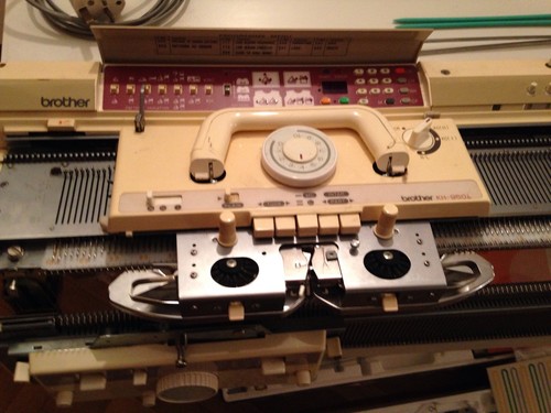 KH-950i Electronic Knitting Machine + KR-850 Ribber + KHC-820, KRC-900 + Acc - Picture 4 of 12