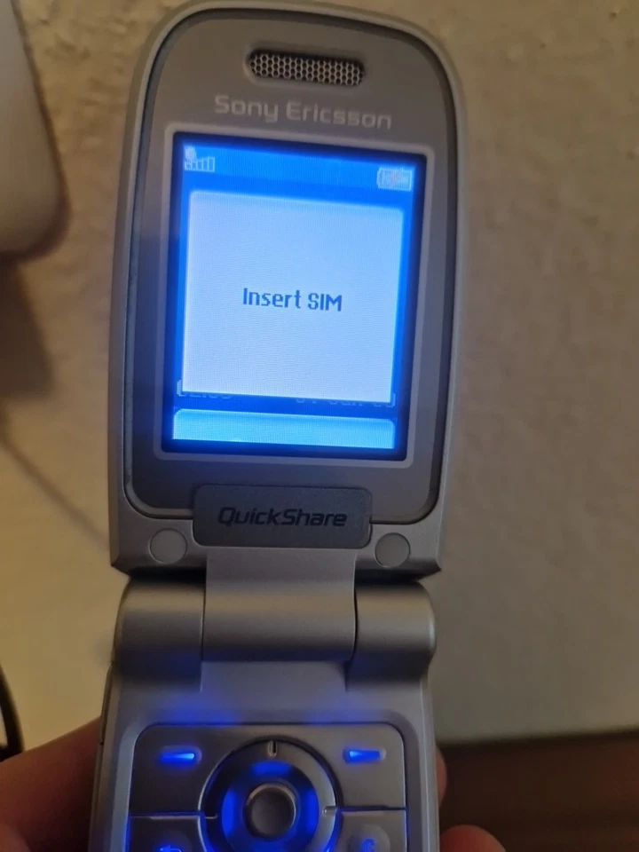 Handy Sony Ericsson Z520i +  Ladekabel - Bild 2 von 4