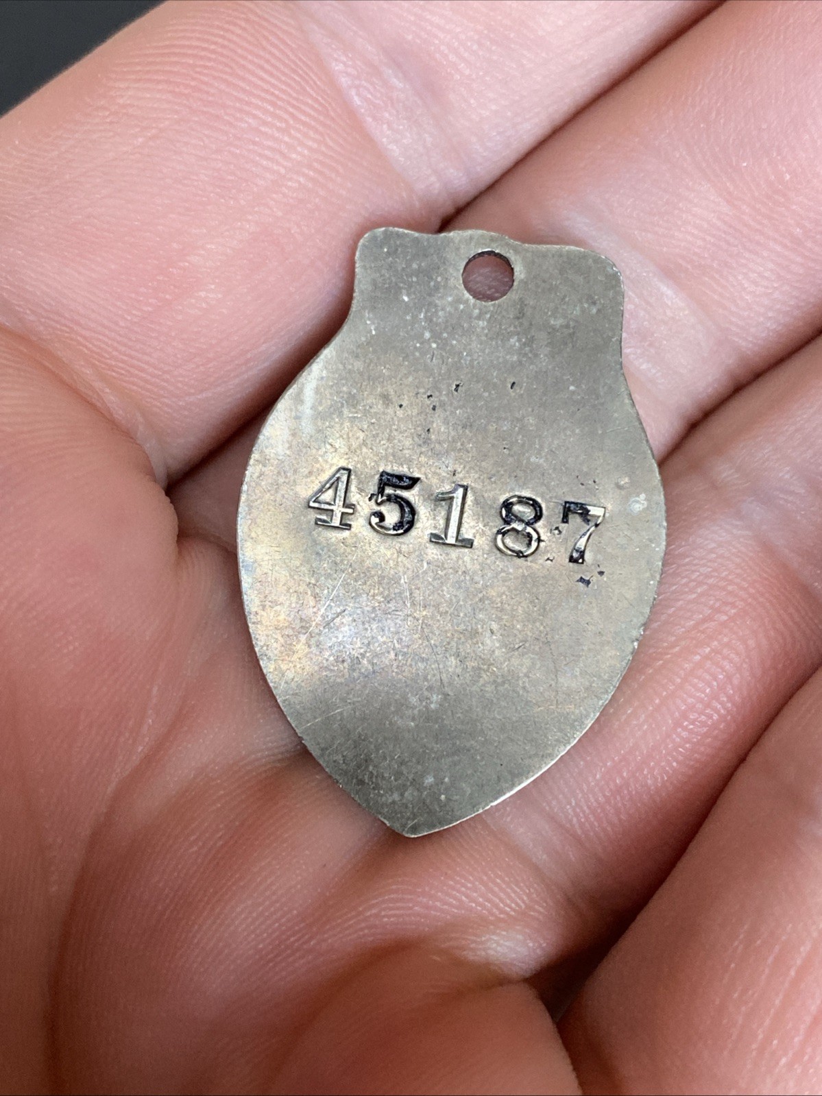 CHARGE COIN STRAWBRIDGE & CLOTHIER DEPT STORE PHILA SEAL OF CONFIDENCE ARROW FOB