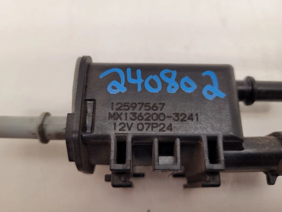 Chevrolet Silverado 1500 2013 (5,3 L/AT) motor solenoide de purga montado 12597567 Foto 3 de 4