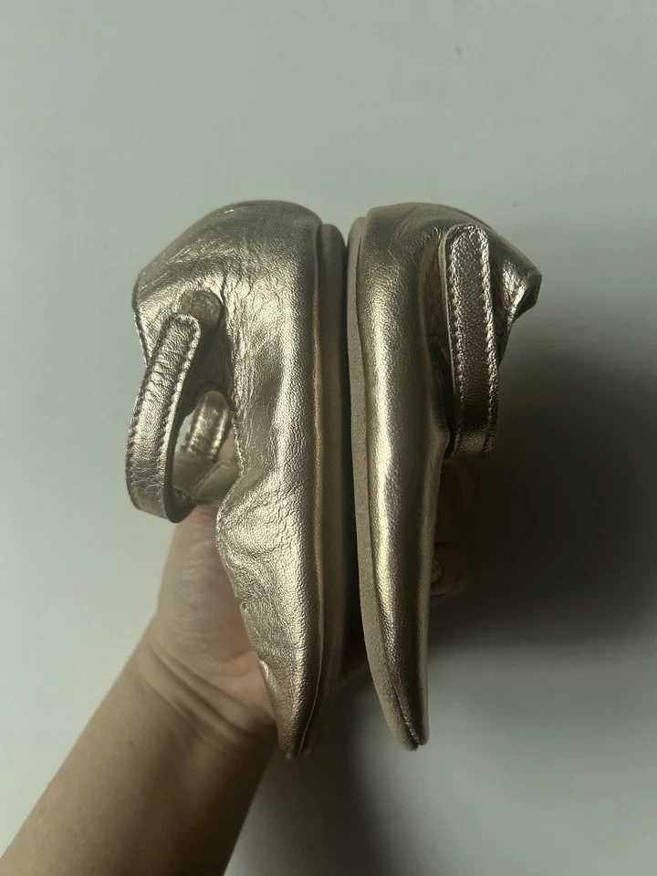 Baby Boden Bebé Niña Suela Suave Mary Jane Zapatos 12-18 Meses Metálico Dorado Foto 3 de 4