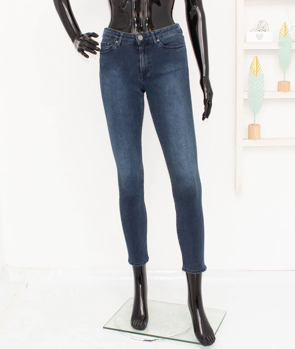 Pantalones skin sales