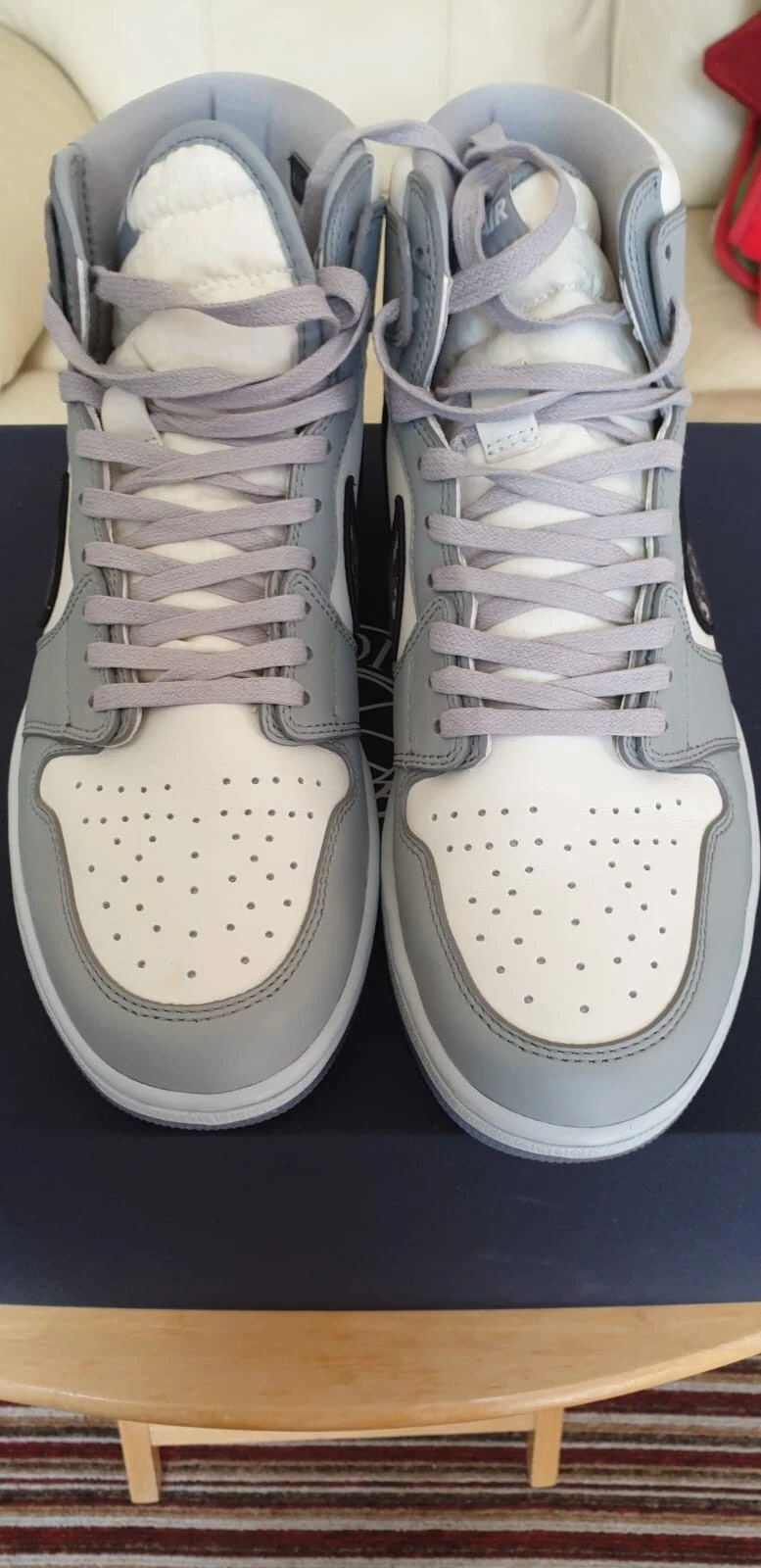 Jordan 1 x Dior High Grey avec boite (taille UK 9,5, US 10,5,,5)