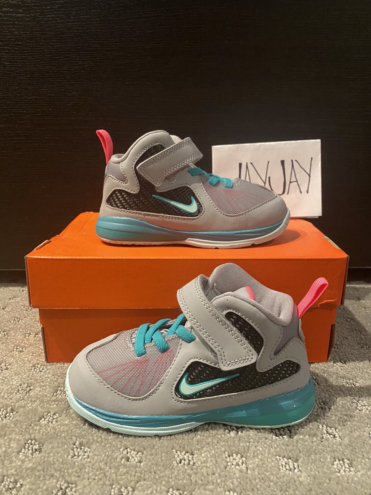 lebron velcro shoes