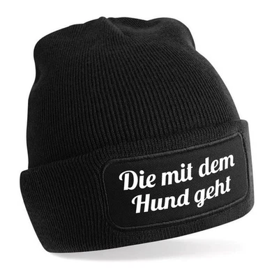 STATEMENT HQ Beanie Mütze mit Spruch DIE MIT DEM HUND GEHT – Strickmütze Geschenkidee