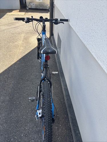 Verkaufe ein Trek Bike Rahmen 18,5 XT Schaltung , Farbe Blau/weis - Bild 2 von 7