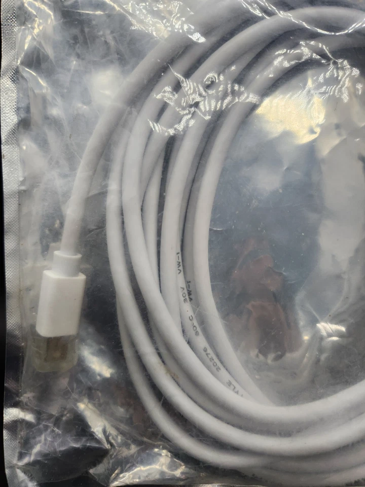 NEW Rosewill RCDC-14020 - 15-Foot White Mini DisplayPort to DVI Cable 1080p, M/M - Image 3 of 4