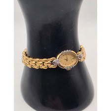 Reloj pulsera Pulsar para mujer tono dorado esfera ovalada eslabones V400-5730 NECESITA BATERÍA