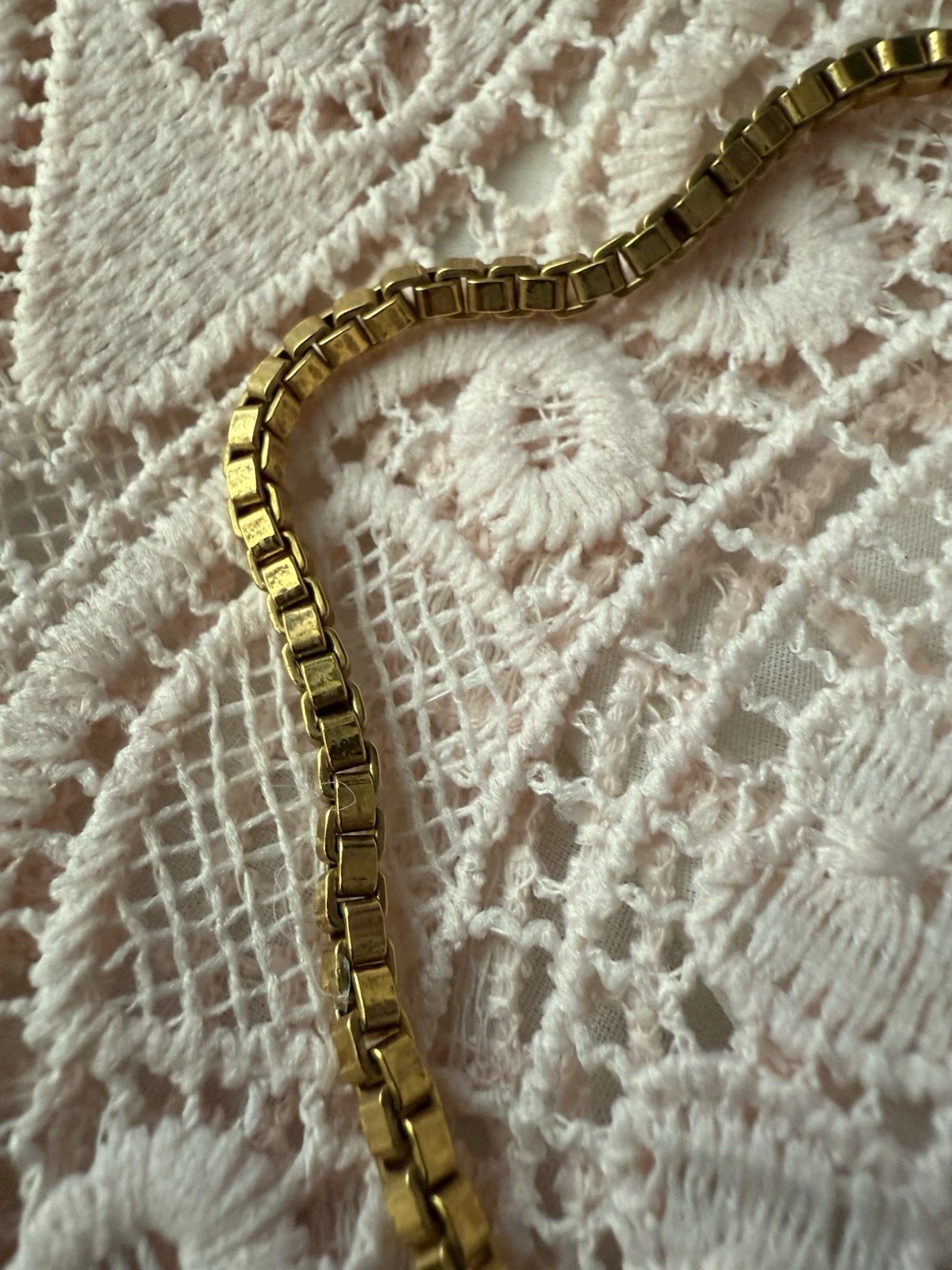 Collana girocollo 18 25 20 5” firmata Kate Spade catena tono oro crema strass