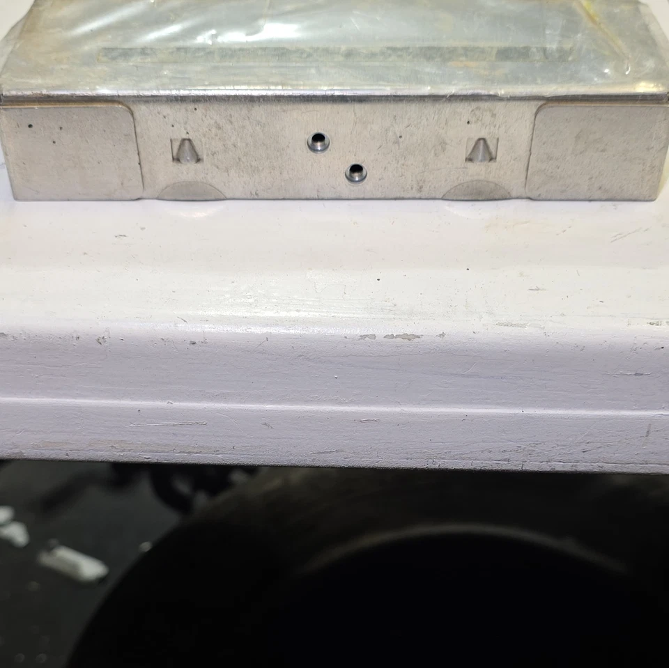 Used 2004 Toyota Matrix Toyota 89666-02340 ECU 12240599 #P25/D2 - Image 4 of 4