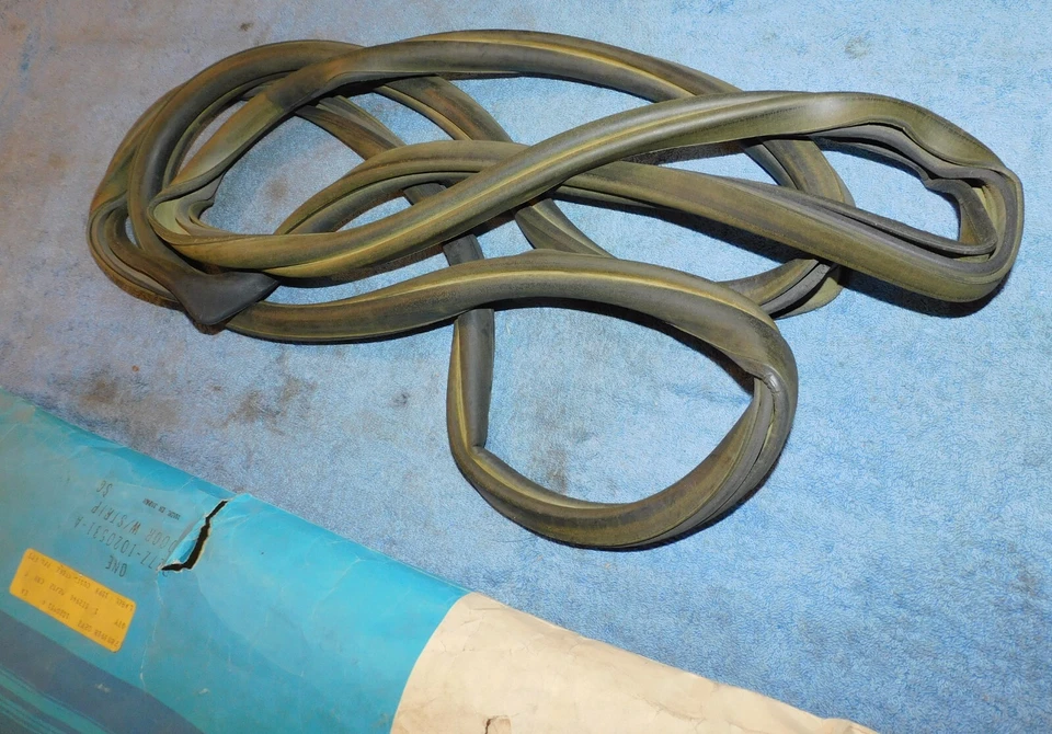 1972 1973 1974 1975 1976 Ford Courier NOS LH DOOR OPENING WEATHERSTRIP - Image 3 of 4
