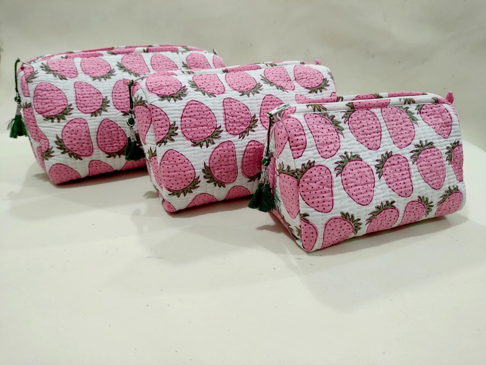 Indian Pink Strawberry Quilted Toiletry Bag Cotton Unisex Makeup Bags 3 Pcs Set