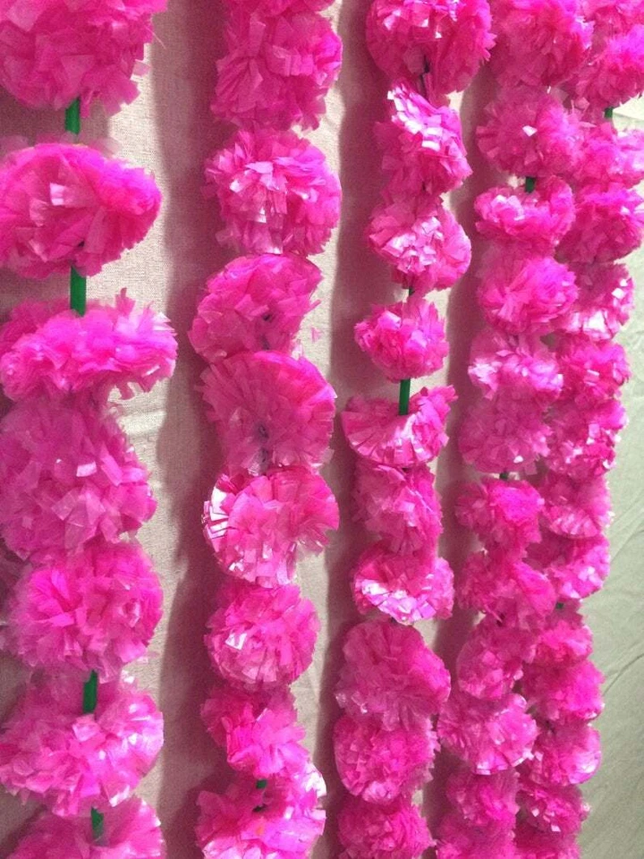 Guirnalda de flores artificiales color rosa caléndula india decoración boda fiesta vid Foto 2 de 4