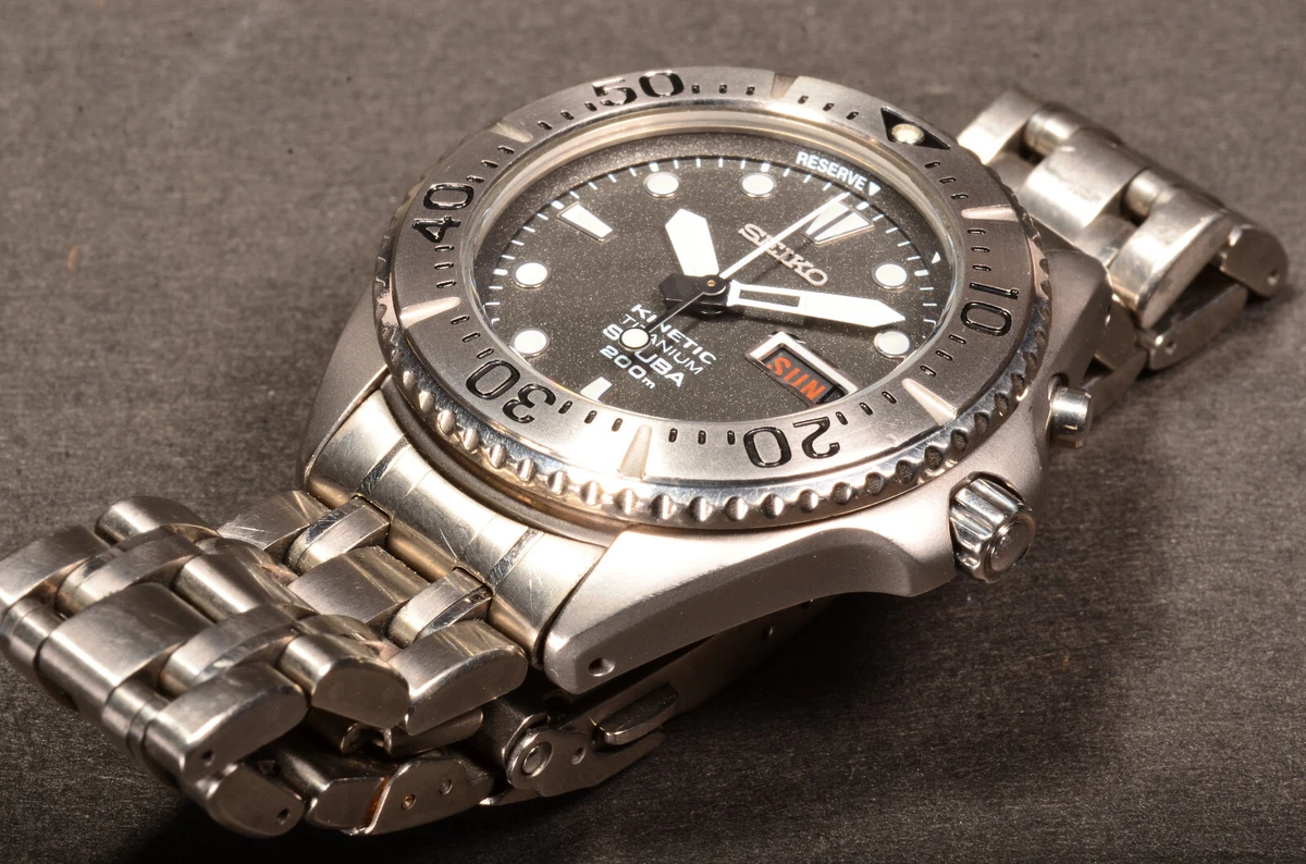 Seiko 5M63-0B40 SBCZ005 Grey Ghost Scuba 200m Diver Kinetic