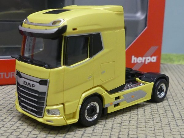 1/87 Herpa DAF XG Zugmaschine tuscan yellow metallic 316262 | eBay