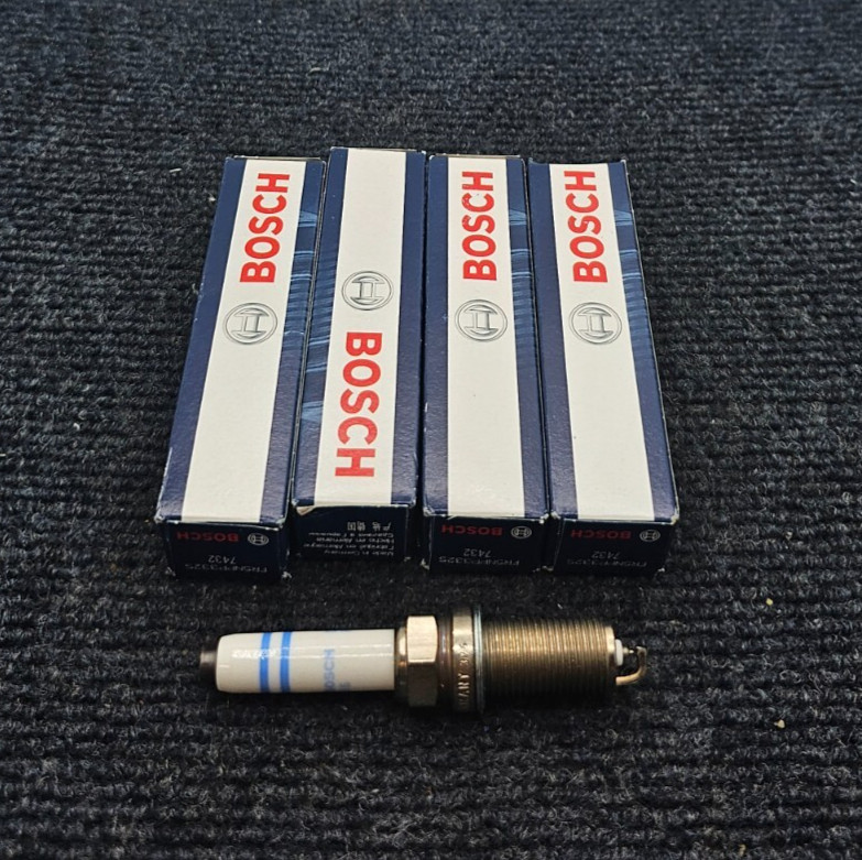 QTY 4 BOSCH FR-5-NPP-332 S: Spark Plug for Porsche Cayenne, Macan, Panamera