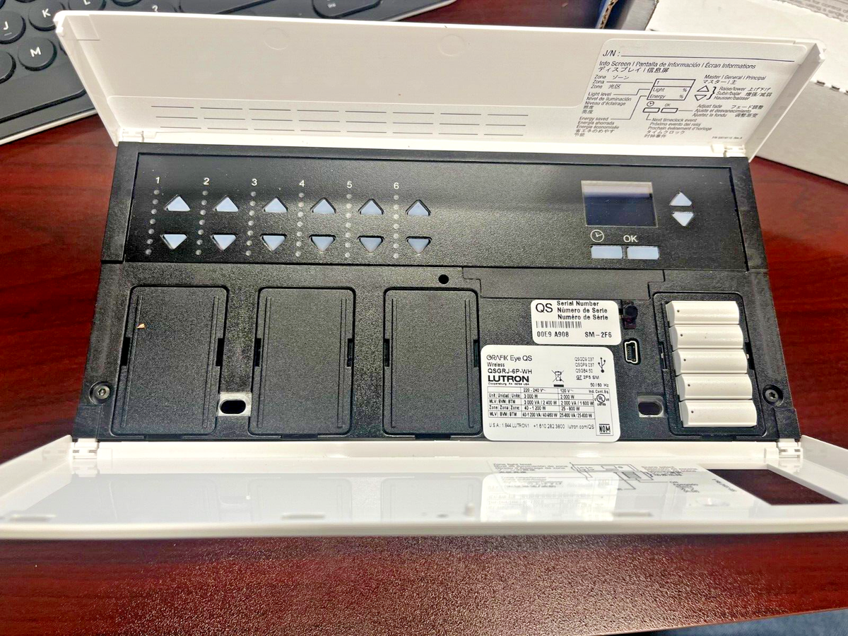 Lutron Grafik Eye QS 6 Zone Lighting Controller - White - QSGRJ-6P