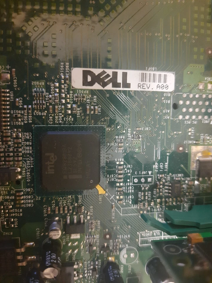 M/B Dell Dimension 8200 01T751+CPU P4 SL5YR+Heatsink+512MB RAM+I/O panel+Synergy - Image 4 of 4