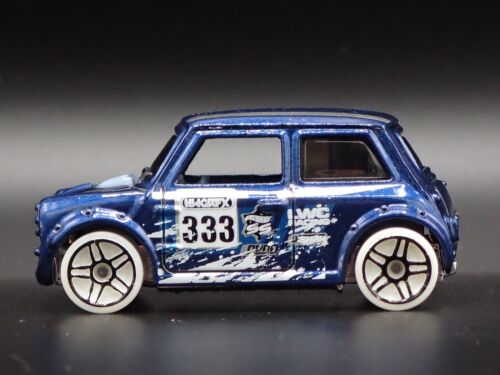 1969-1976 Mini Cooper Mark III 1:64 Escala Coleccionable Diorama Modelo Fundido - Imagen 2 de 7