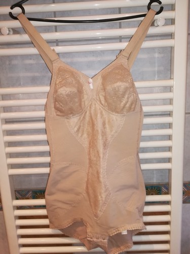 stark formendes korselett