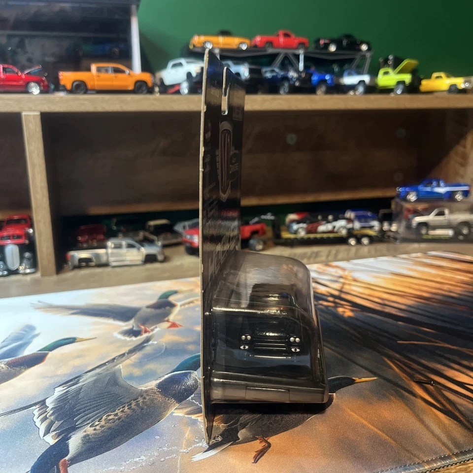 Camioneta pickup 1/64 M2 Machines Auto-Drivers Hooker 1958 GMC 100 Stepside negra Foto 4 de 4