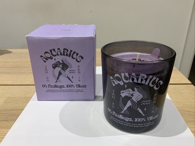 typo AQUARIUS Starsign Kerze in schwarz 220g - Imperfect Box