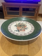 Wedgewood Sarah?s Garden Christmas Pedestal Cake In Dark Green Unused Boxed