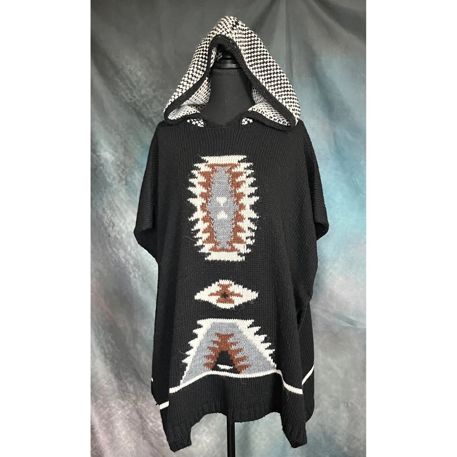 Cocogio Italy Poncho Sweater One Size Fits All Aztec Knit Hooded Bohemian
