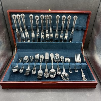 Wallace Camden Stainless Flatware Set Service for 12 w Chest 65 Pcs Fork Serving