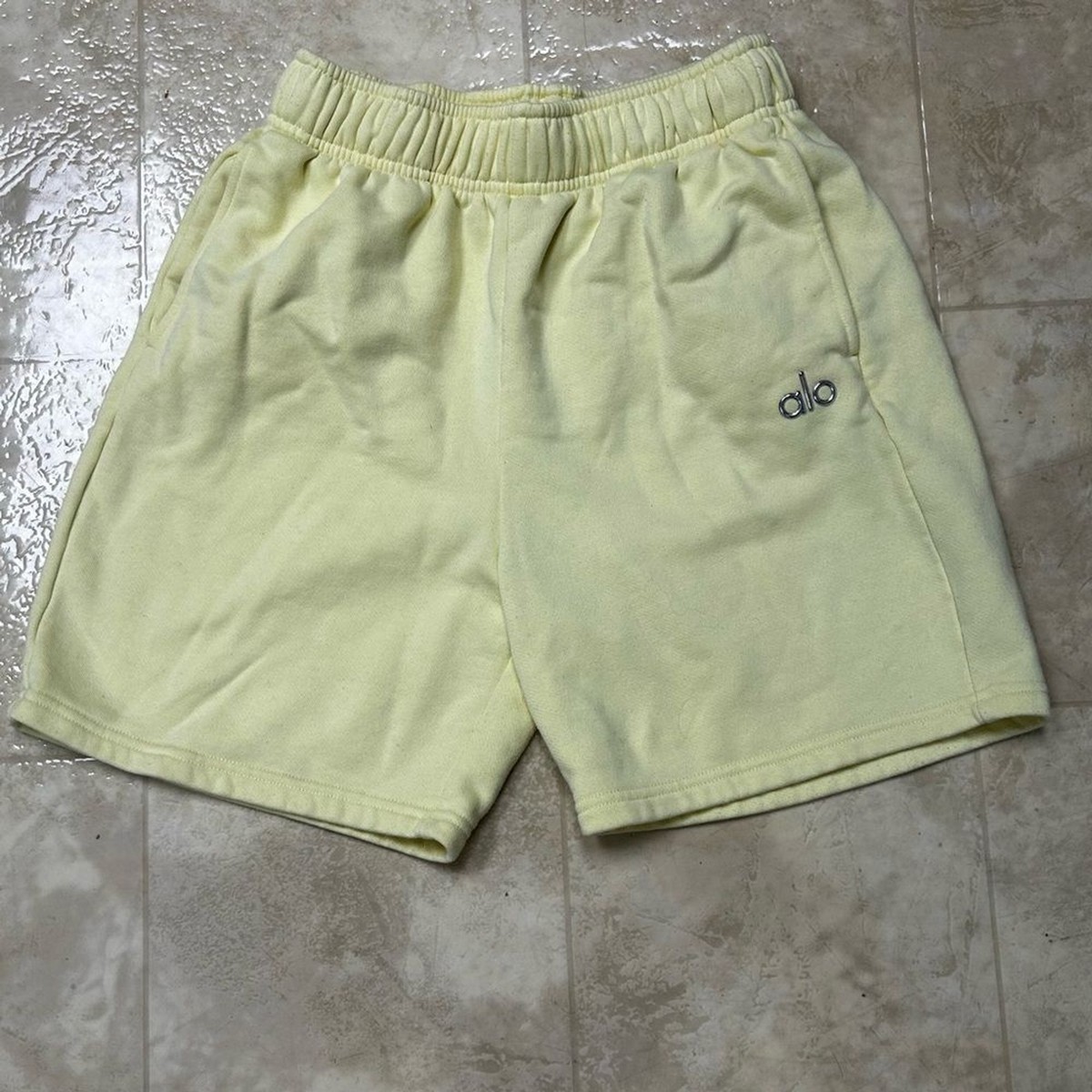 Alo Yoga Yellow Accolade Sweat Shorts Buttercup? Size XS | eBay