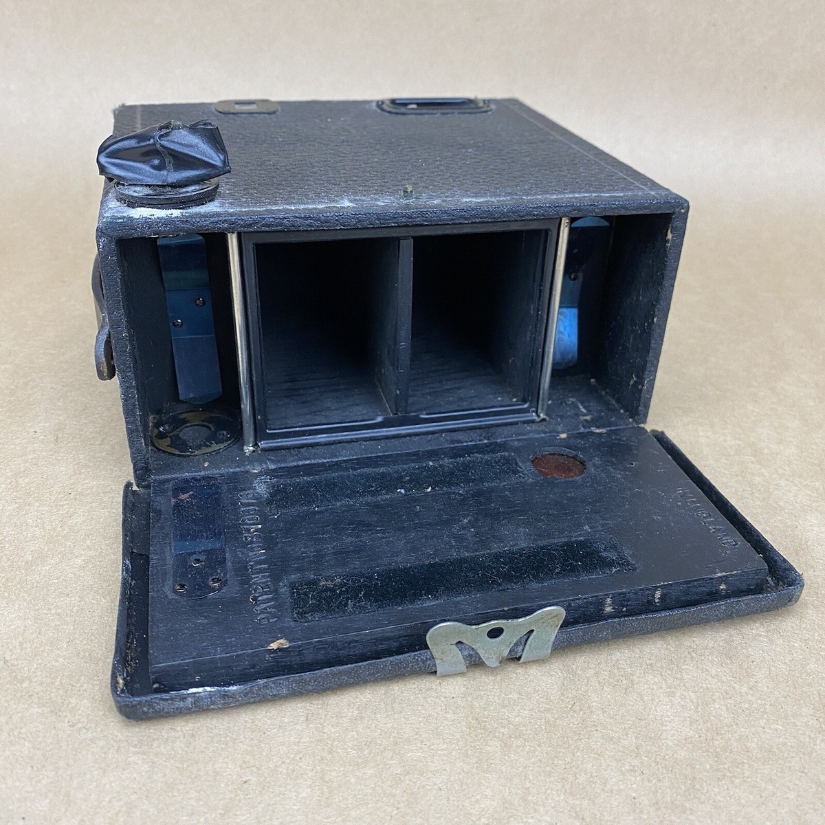 A Thornton Pickard Stereo Puck box camera