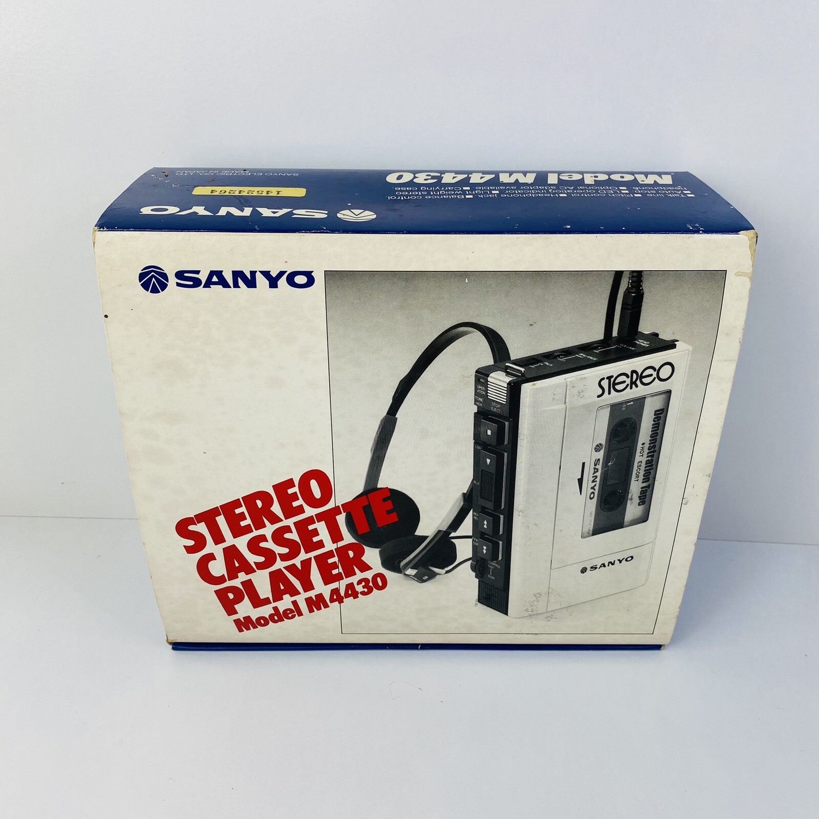 RARE Vintage Sanyo Walkman Stereo Cassette Player M4430 Complete In