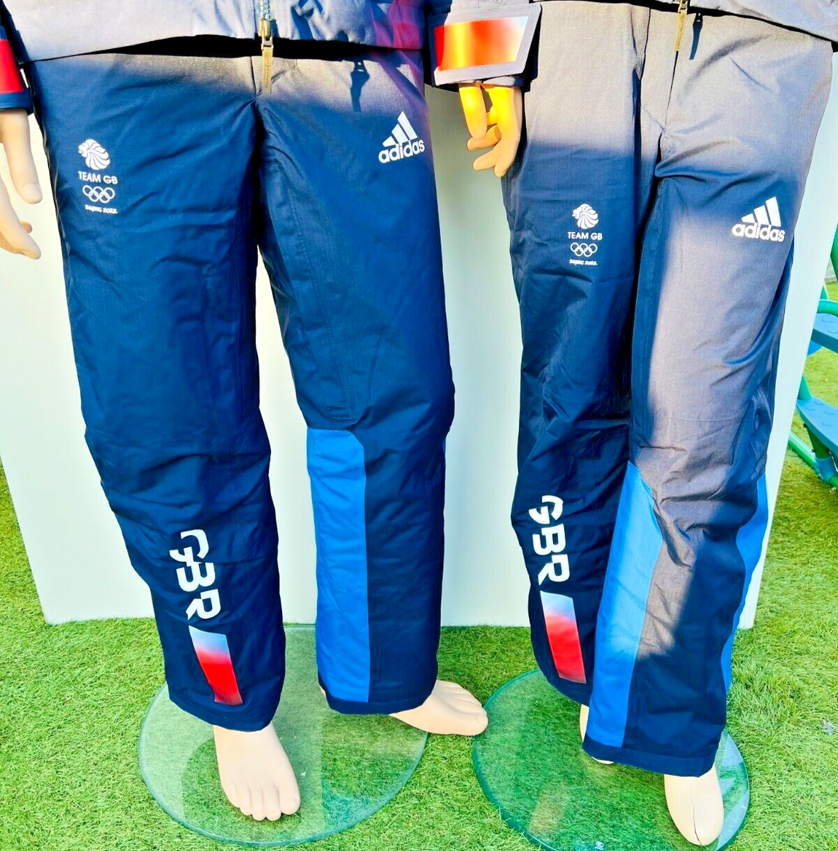 adidasスノーボードウエアセットアップXL adidas（スノーボード）のフリマアイテム一覧