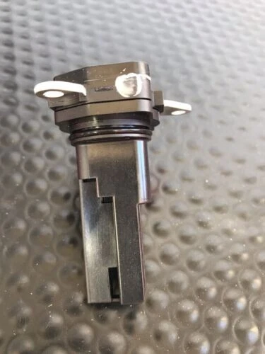 Sensor de flujo de aire de masa genuino Toyota Corolla Camry 22204-31020 Scion tC xB xD OEM Foto 4 de 4