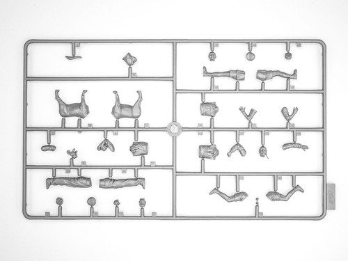 ICM 32110 Plastic model kit 1:32 Italian Pilots in Tropical Uniform (1939-1943) - Picture 2 of 20