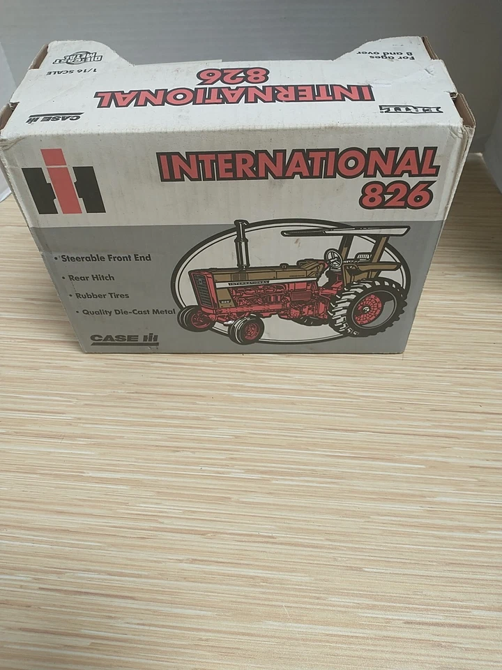 Cosechadora internacional demostrador de oro Ertl International 826 Foto 3 de 4
