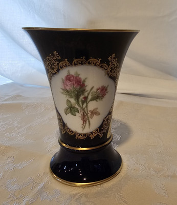 Vintage Lindner Kueps Bavaria, Echt cobalt - 6'' Vase Moosrose  FH Pattern