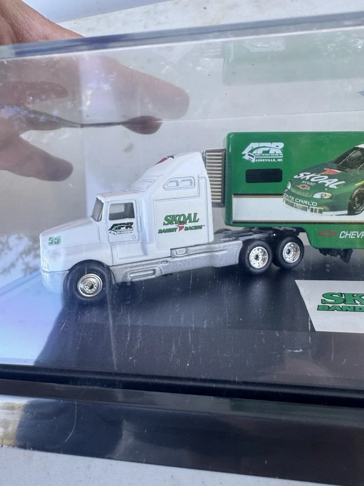 MATCHBOX SKOAL BANDIT KEN SCHRADER SEMI TRUCK & CAR 1/64 BOXED LIMITED - Image 3 of 4