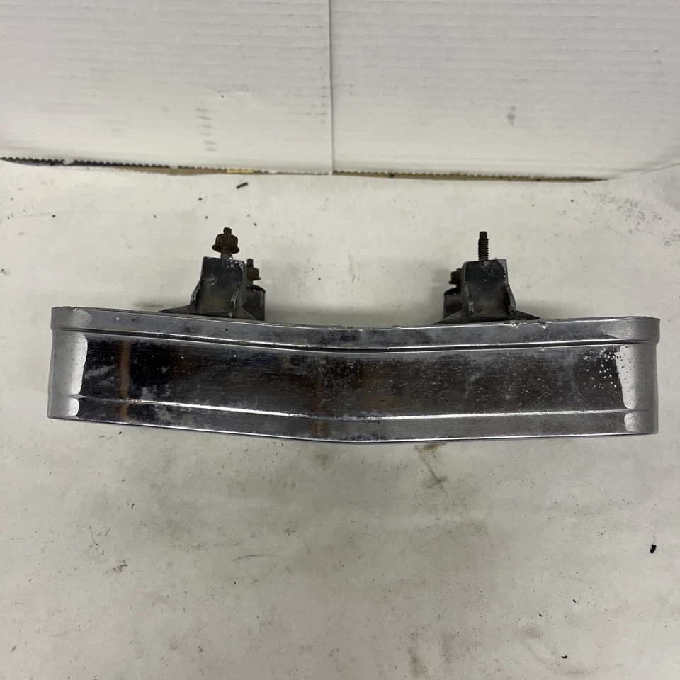 Ford Mustang 1966 parrilla caballo corral emblema original usado C6ZB-8A224-A-66171 Foto 4 de 4