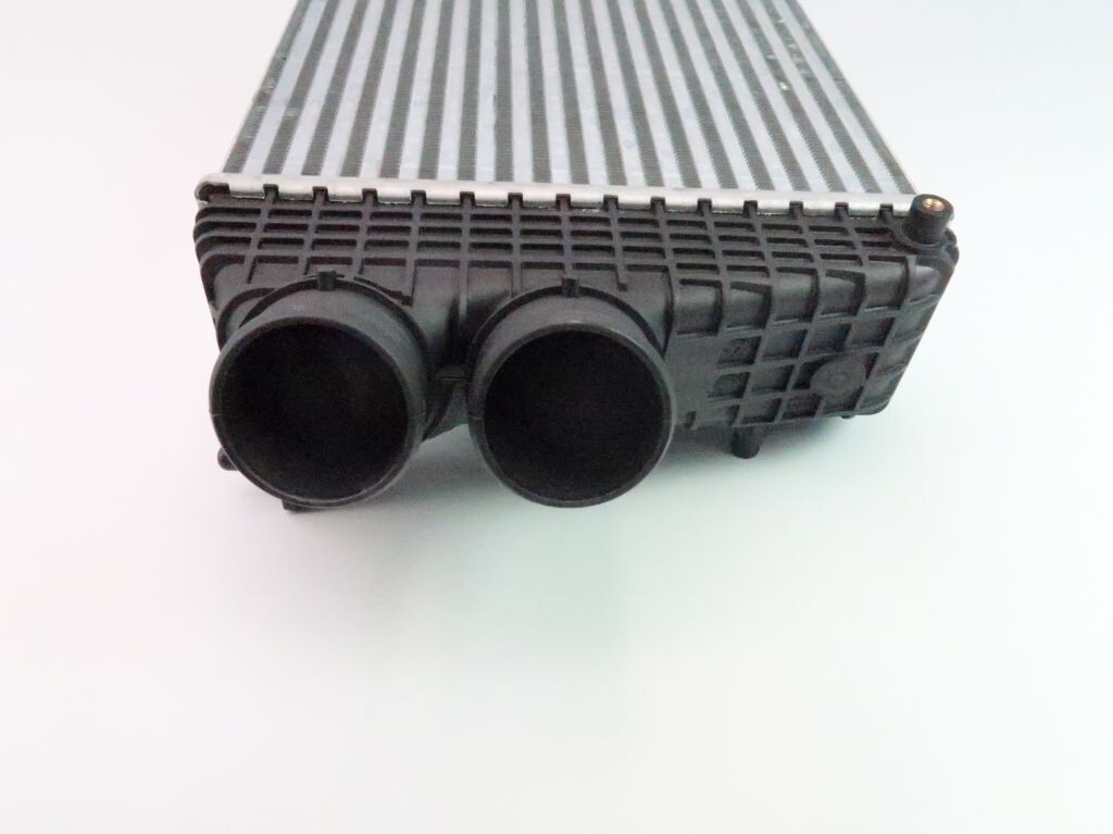 Maserati Ghibli Quattroporte Levante left driver side intercooler 839