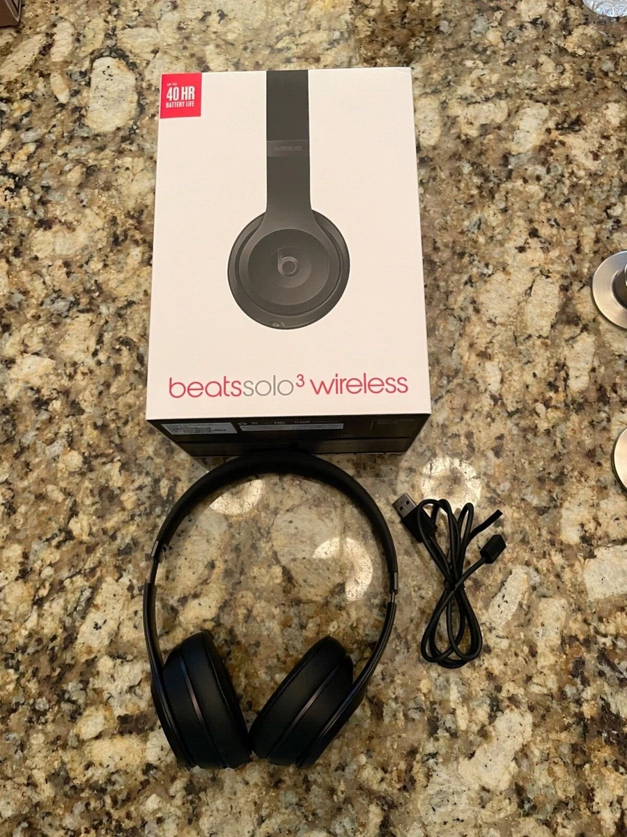 Beats Solo 3 Wireless Earphones - Black - Model A1796