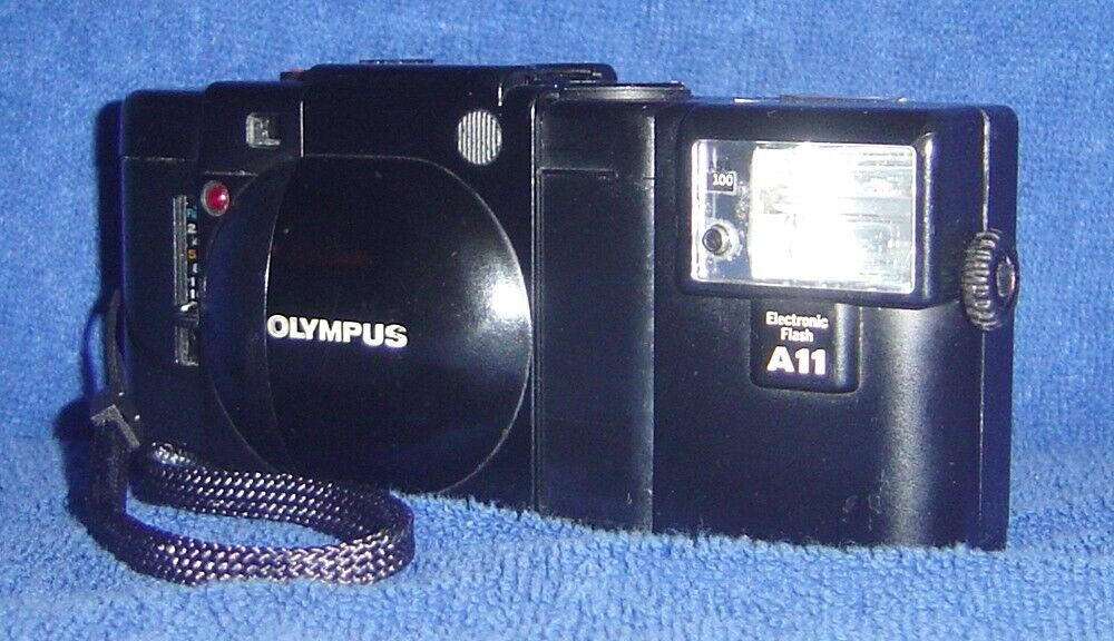 Olympus XA 35mm Camera (F.Zuiko f/2.8 Lens) & A11 Flash Olympus XA 35mm Camera (F.Zuiko f/2.8 Lens) & A11 Flash