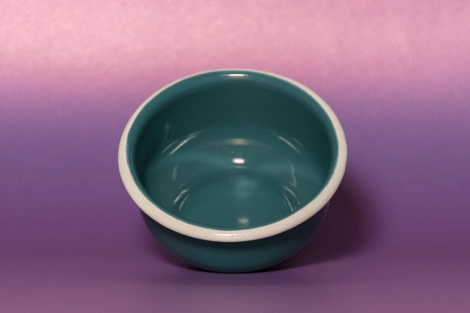 Handmade Colombian Green Small Fruit Bowl (from Medellin, Colombia) - Image 2 of 3