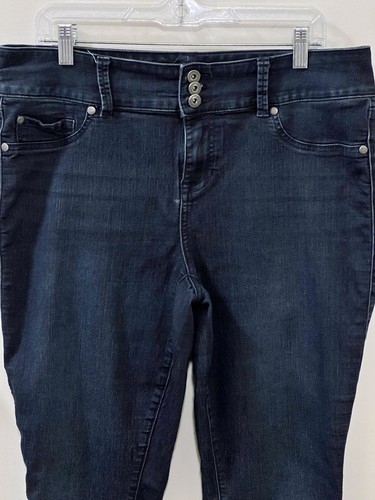 Torrid Womens Jegging Jeans SZ 16R Dark Wash Blue Denim 3 Buttons Jeans - Picture 4 of 12